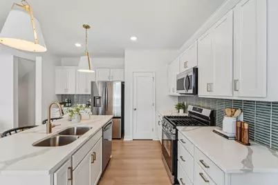 1539 Creekwood Dr, New Richmond, WI 54017 - Photo 7