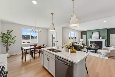 1539 Creekwood Dr, New Richmond, WI 54017 - Photo 9