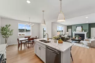 1539 Creekwood Dr, New Richmond, WI 54017 - Photo 9