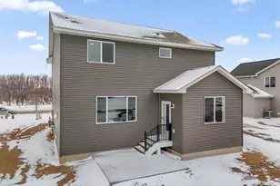 1539 Creekwood Dr, New Richmond, WI 54017 - Photo 3