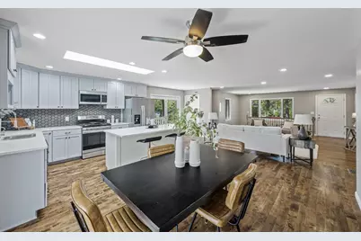 25985 Smithtown Road, Shorewood, MN 55331 - Photo 7