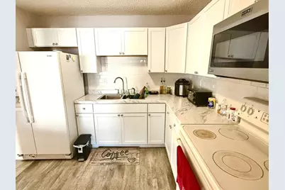 3232 Fremont Avenue N #213, Minneapolis, MN 55412 - Photo 5