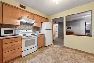 2680 Oxford St N, Roseville, MN 55113 - Photo 7