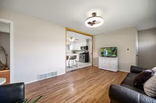 4370 Nicols Rd, Eagan, MN 55122 - Photo 9