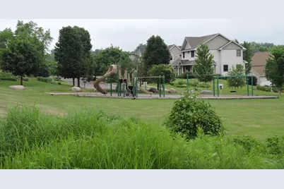 2651 New Century Boulevard S, Maplewood, MN 55119 - Photo 3