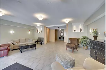 619 8th Street SE #409, Minneapolis, MN 55414 - Photo 5