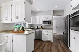 15760 Tonkawood Dr, Minnetonka, MN 55345 - Photo 9