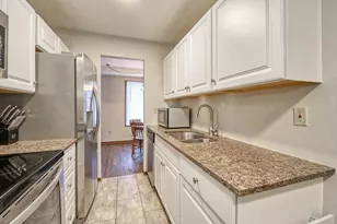 1117 Trailwood S, Hopkins, MN 55343 - Photo 7