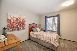 1117 Trailwood S, Hopkins, MN 55343 - Photo 19