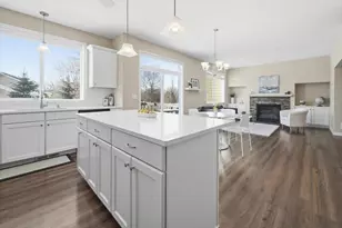 10786 Retreat Ln, Woodbury, MN 55129 - Photo 3