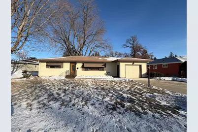 307 Richway Drive E, Albert Lea, MN 56007 - Photo 1
