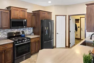 8979 Parkview Cir, Chisago City, MN 55013 - Photo 15