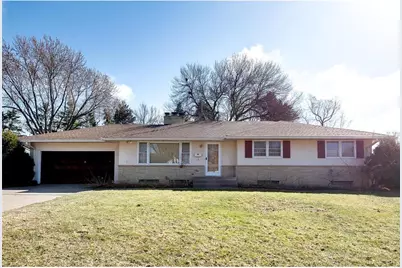 136 20th Avenue N, South Saint Paul, MN 55075 - Photo 1