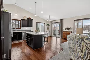 481 Manor Garden Ln NW, Rochester, MN 55901 - Photo 5