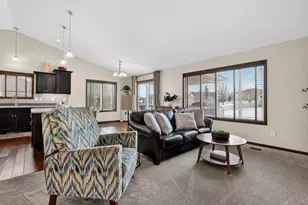 481 Manor Garden Ln NW, Rochester, MN 55901 - Photo 7