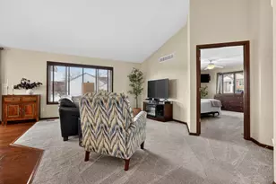 481 Manor Garden Ln NW, Rochester, MN 55901 - Photo 9