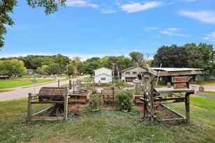 1409 Hillsboro Ave N, Golden Valley, MN 55427 - Photo 19