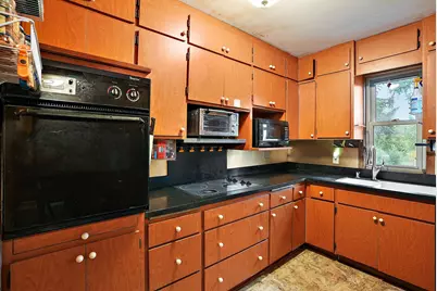 1409 Hillsboro Avenue N, Golden Valley, MN 55427 - Photo 7