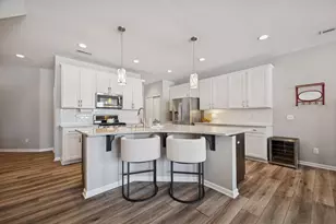 5573 Yucca Ln N, Plymouth, MN 55446 - Photo 7