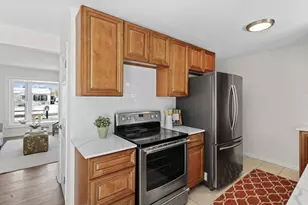 8237 Pillsbury Ave S, Bloomington, MN 55420 - Photo 9