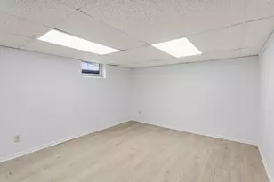 8237 Pillsbury Ave S, Bloomington, MN 55420 - Photo 23