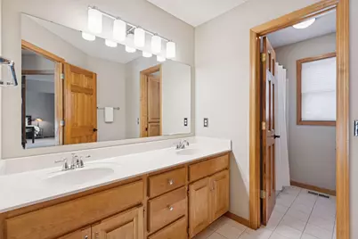 7406 Moccasin Trail, Chanhassen, MN 55317 - Photo 33
