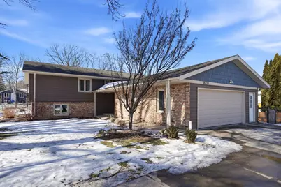 18224 23rd Avenue N, Plymouth, MN 55447 - Photo 3