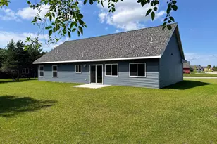 921 NW 9th St, Perham, MN 56573 - Photo 5