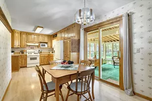 608 Grospoint Ave N, Oakdale, MN 55128 - Photo 3