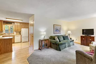 608 Grospoint Ave N, Oakdale, MN 55128 - Photo 5
