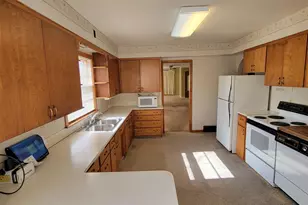 404 N Vine St, Fergus Falls, MN 56537 - Photo 9