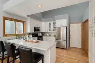 1020 Fernbrook Ln N, Plymouth, MN 55447 - Photo 7