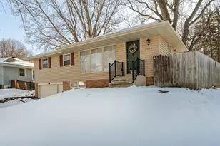 1220 Cascade St NW, Rochester, MN 55901 - Photo 3