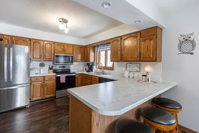 1304 Camelot Court, Fairmont, MN 56031 - Photo 3