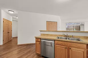 935 Ferndale St N, Maplewood, MN 55119 - Photo 13