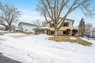 14160 Heritage Ct, Apple Valley, MN 55124 - Photo 3