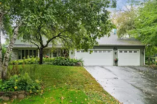 15357 Village Woods Dr, Eden Prairie, MN 55347 - Photo 33