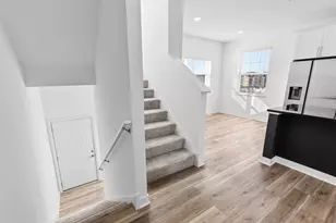 3163 Clover Ridge Dr, Chaska, MN 55318 - Photo 5