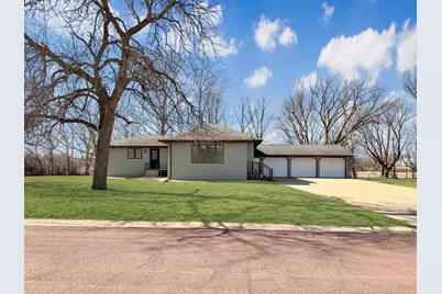 741 Main Street, Tracy, MN 56175 - Photo 1