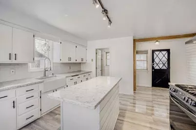 924 Farrington Street, Saint Paul, MN 55117 - Photo 13