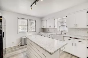 924 Farrington St, Saint Paul, MN 55117 - Photo 3