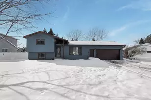 831 Cummings Ln, Saint Cloud, MN 56301 - Photo 3