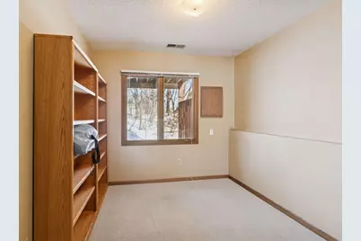 2406 County Road D W #4, Roseville, MN 55112 - Photo 17