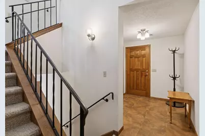 2406 County Road D W #4, Roseville, MN 55112 - Photo 3