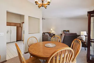 2406 County Road D W #4, Roseville, MN 55112 - Photo 7