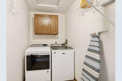 2406 County Road D W #4, Roseville, MN 55112 - Photo 19