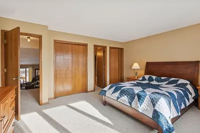 2406 County Road D W #4, Roseville, MN 55112 - Photo 11