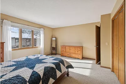 2406 County Road D W #4, Roseville, MN 55112 - Photo 11