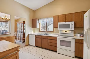 2406 County Rd D West, Roseville, MN 55112 - Photo 9
