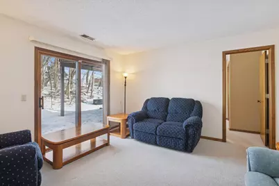 2406 County Road D W #4, Roseville, MN 55112 - Photo 15